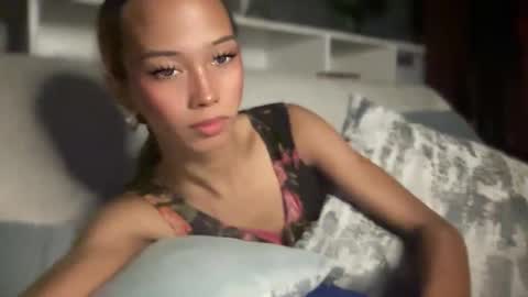 Snapshot of xandraluxe_xoxo chatting on 11/29/25, 03:15 Cassandra online show from 11/29/25, 03:15