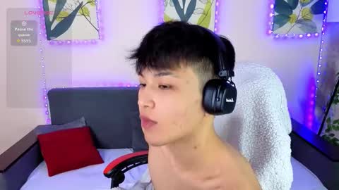 Snapshot of xannell chatting on 03/25/26, 06:36 Elvin online show from 03/25/26, 06:36