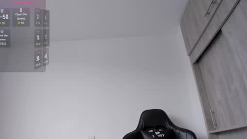 Snapshot of xavier_colleman chatting on 07/23/26, 10:19 Xavier online show from 07/23/26, 10:19