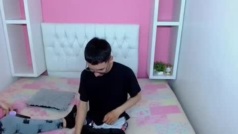 xcoupleplayxx online show from 04/25/26, 03:20