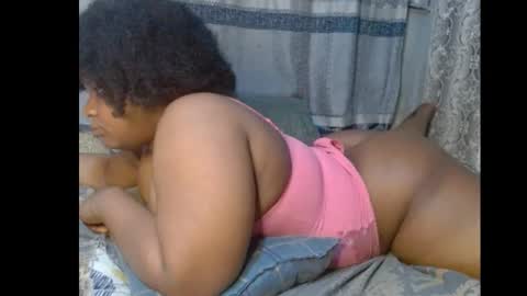 Snapshot of xcumxonxme chatting on 12/30/24, 06:49 xcumxonxme online show from 12/30/24, 06:49