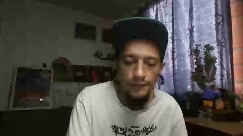 Snapshot of xdantex19 chatting on 05/08/26, 02:33 xdantex19 online show from 05/08/26, 02:33