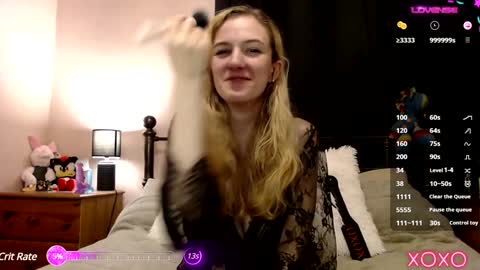 Snapshot of xelliee_rosex chatting on 12/08/24, 08:36 EllieeRose online show from 12/08/24, 08:36