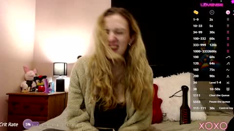 Snapshot of xelliee_rosex chatting on 12/16/24, 10:24 EllieeRose online show from 12/16/24, 10:24