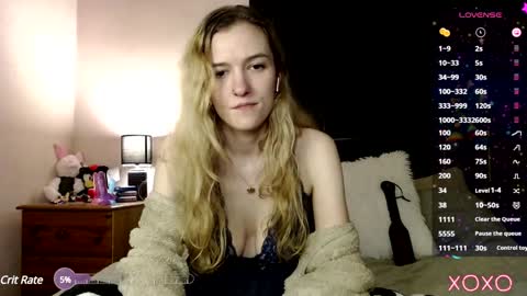 Snapshot of xelliee_rosex chatting on 01/25/25, 08:10 EllieeRose online show from 01/25/25, 08:10