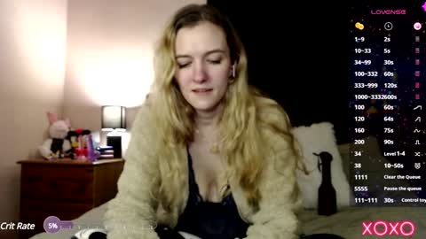 Snapshot of xelliee_rosex chatting on 01/25/25, 11:34 EllieeRose online show from 01/25/25, 11:34