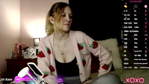 Snapshot of xelliee_rosex chatting on 09/22/25, 11:29 EllieeRose online show from 09/22/25, 11:29