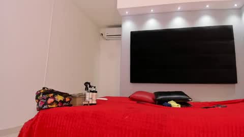 Snapshot of xgenesis_miller_ chatting on 02/01/25, 12:07 Genesis online show from 02/01/25, 12:07