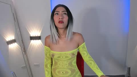 Snapshot of xgenesis_miller_ chatting on 09/11/25, 11:05 Genesis online show from 09/11/25, 11:05