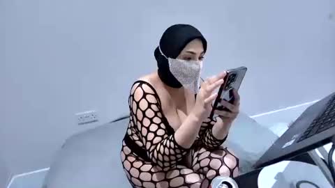 Snapshot of xhijabistarx chatting on 03/16/26, 08:35 Hijabi Star online show from 03/16/26, 08:35