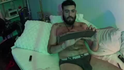 Snapshot of xhristian86 chatting on 04/01/26, 10:27 DJ Xhristian online show from 04/01/26, 10:27