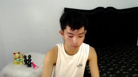 Snapshot of xian_smith12 chatting on 11/23/25, 10:48 Xian smith online show from 11/23/25, 10:48