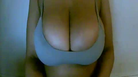 Snapshot of xiaoxiao2468 chatting on 02/22/26, 11:42 XiaoXiao online show from 02/22/26, 11:42