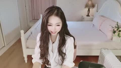 xiaoyu ko online show from 11/18/25, 01:26