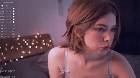 Snapshot of xiawa_xo chatting on 02/10/26, 05:22 Xiawa short hair and Zira blondie online show from 02/10/26, 05:22