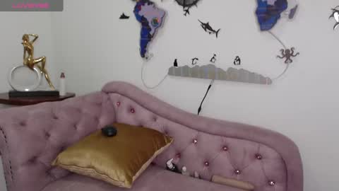 ximena suarez online show from 12/24/24, 03:49