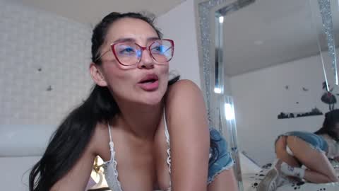 ximena suarez online show from 02/06/25, 07:56