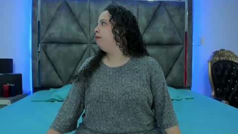 Snapshot of ximenarusso chatting on 12/11/24, 03:02 online show from 12/11/24, 03:02