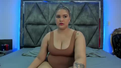 Snapshot of ximenarusso chatting on 12/30/24, 03:14 online show from 12/30/24, 03:14