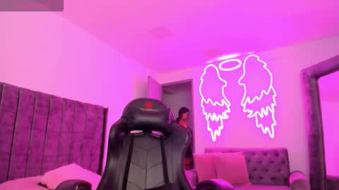 xiomara_cortes online show from 10/02/25, 07:43