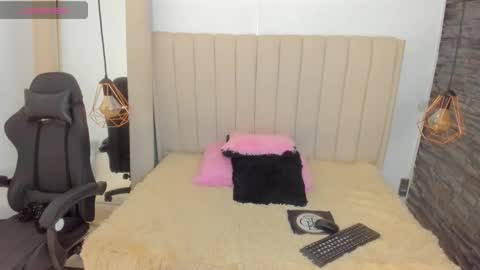 xiomara_cortes online show from 10/08/25, 12:58