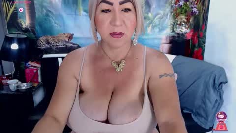 XIOMY   give LIKE on my page online show from 11/18/25, 12:20