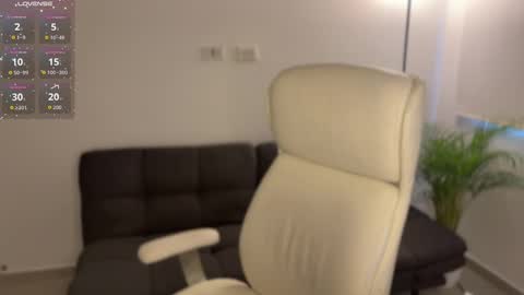 xisisxx online show from 10/16/25, 09:49