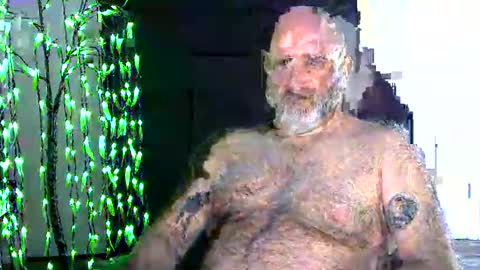 Snapshot of xjohnniex77 chatting on 12/22/25, 03:58 MrSlowBurn77 online show from 12/22/25, 03:58
