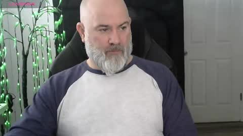 Snapshot of xjohnniex77 chatting on 02/25/26, 02:37 MrSlowBurn77 online show from 02/25/26, 02:37