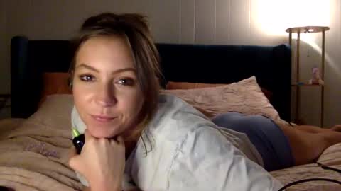 Snapshot of xlacyy chatting on 11/20/25, 04:12 xLacyy online show from 11/20/25, 04:12