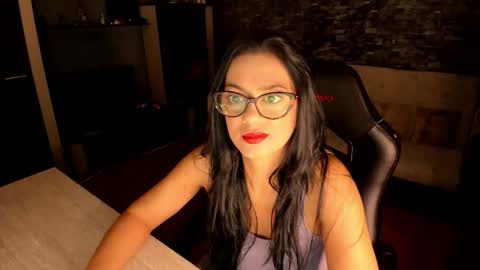 Lara online show from 09/10/25, 08:42