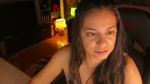 Lara online show from 06/08/26, 08:53