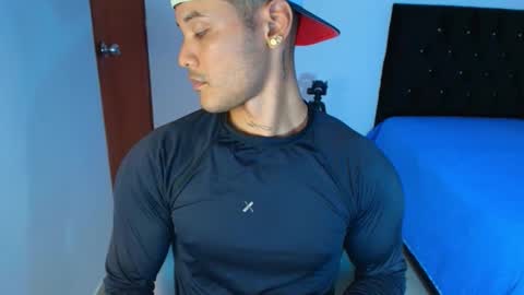 Snapshot of xlatin21 chatting on 11/02/25, 10:56 xlatin21 online show from 11/02/25, 10:56