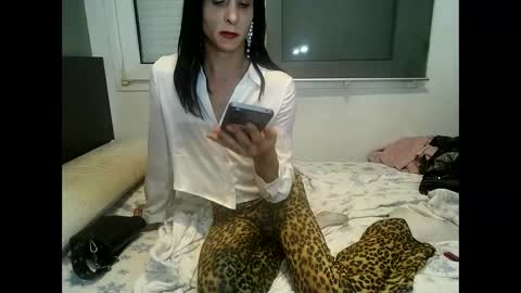 Snapshot of xlecram chatting on 01/23/25, 01:45 Wendy online show from 01/23/25, 01:45