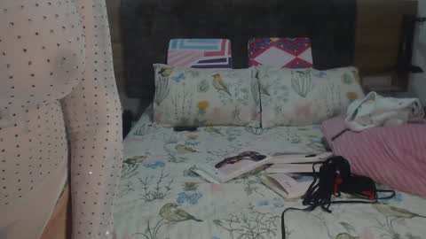 Snapshot of xlisbetx chatting on 01/10/25, 06:09 xlisbetx online show from 01/10/25, 06:09