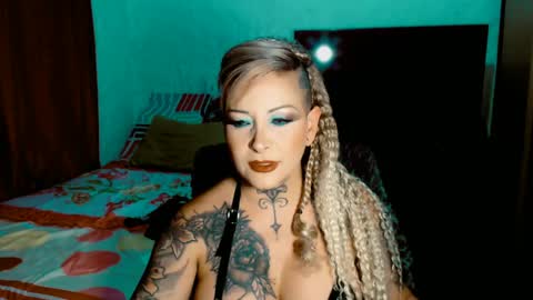 Snapshot of xlisbetx chatting on 05/05/26, 02:30 xlisbetx online show from 05/05/26, 02:30