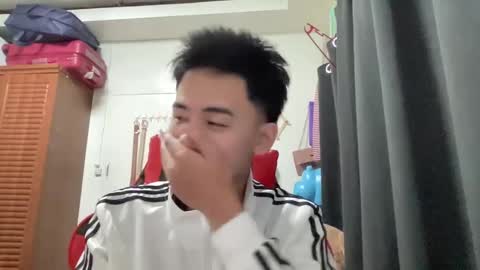 Snapshot of xluminous chatting on 12/25/24, 02:23 MIKAEL online show from 12/25/24, 02:23