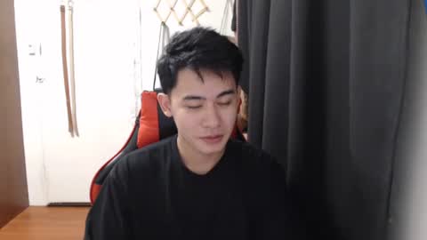 Snapshot of xluminous chatting on 01/15/25, 02:02 MIKAEL online show from 01/15/25, 02:02