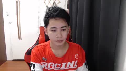 Snapshot of xluminous chatting on 01/16/25, 09:19 MIKAEL online show from 01/16/25, 09:19