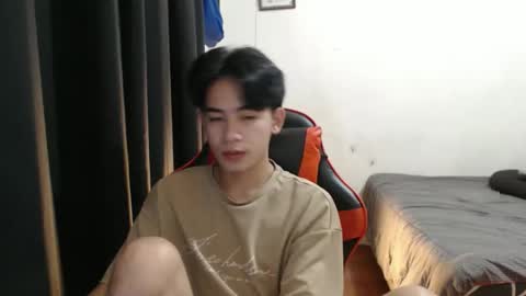 Snapshot of xluminous chatting on 09/13/25, 11:54 MIKAEL online show from 09/13/25, 11:54