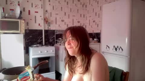 Snapshot of xlunasexyx chatting on 06/02/26, 03:52 Luna online show from 06/02/26, 03:52