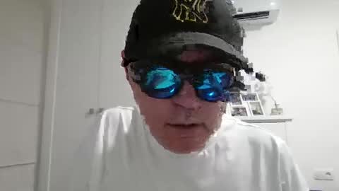 xman4you69 online show from 02/17/26, 12:51