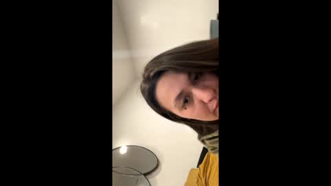 Snapshot of xmoanxxxa chatting on 04/04/26, 10:51 Moanxxxa online show from 04/04/26, 10:51