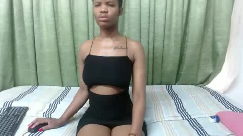 xnaturalslender6x online show from 10/12/25, 08:35