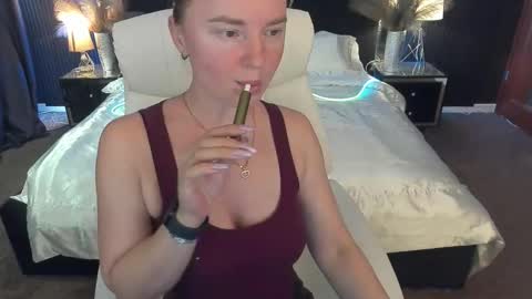 Monica online show from 10/25/25, 12:13