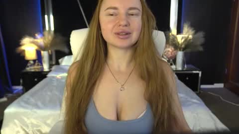 Monica online show from 12/02/25, 06:41