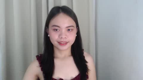 Snapshot of xo_worth_it chatting on 03/08/26, 02:04 nathalie online show from 03/08/26, 02:04