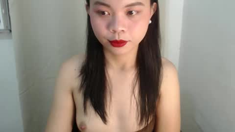 Snapshot of xo_worth_it chatting on 03/24/26, 04:56 nathalie online show from 03/24/26, 04:56