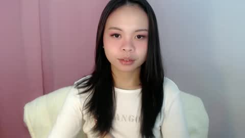 Snapshot of xo_worth_it chatting on 04/12/26, 05:18 nathalie online show from 04/12/26, 05:18