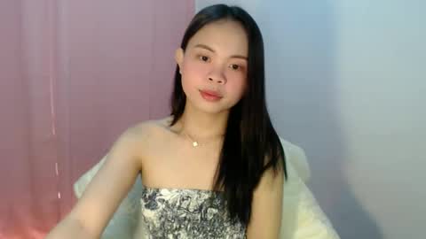 Snapshot of xo_worth_it chatting on 04/18/26, 03:16 nathalie online show from 04/18/26, 03:16